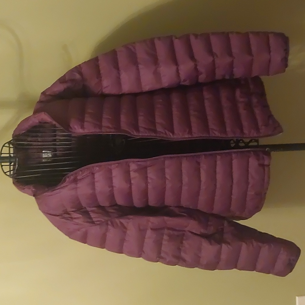 🌟 HOST PICK 🌟SImons, size XXL, 90% down and only 10% feather burgundy jacket